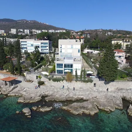 Deluxe Volosko * Opatija